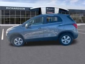 Used 2020 Chevrolet Trax LT w/ Sun & Sound Package image 9