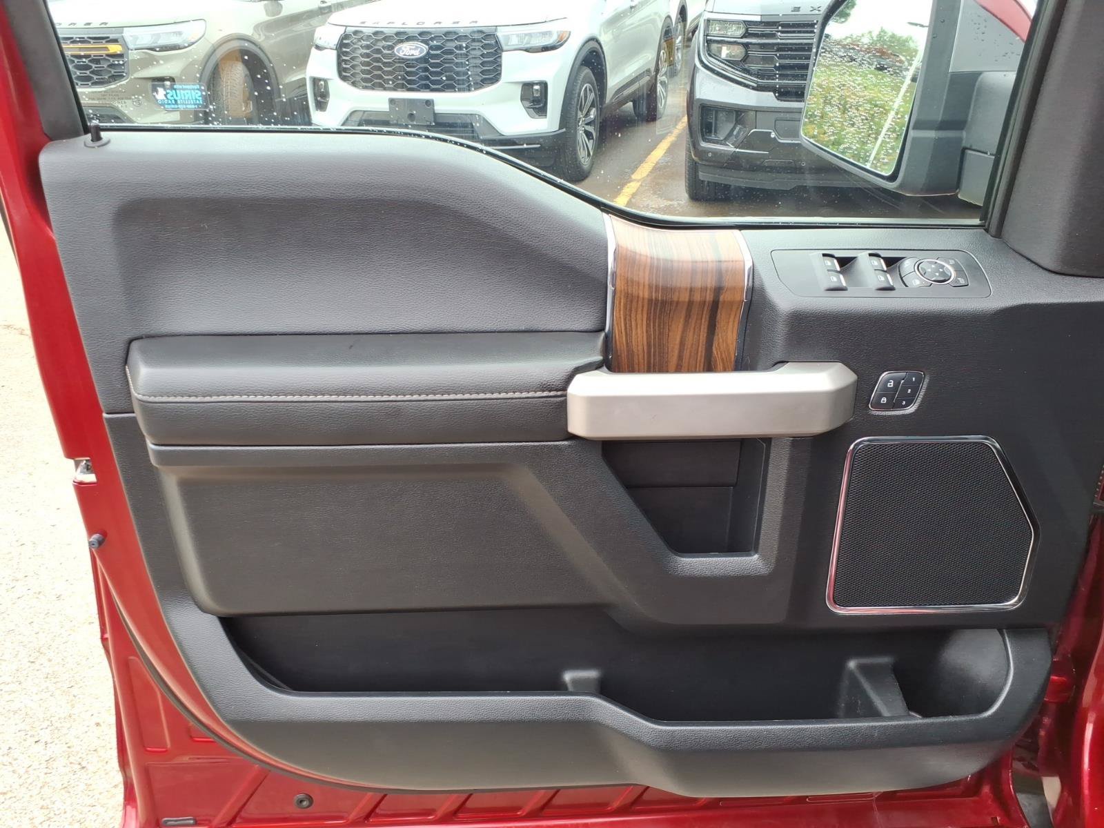 Used 2015 Ford F150 Lariat w/ Equipment Group 502A Luxury AWD/4WD image 13
