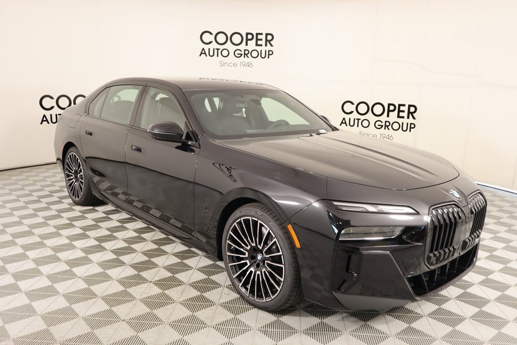 New 2025 BMW 760i xDrive