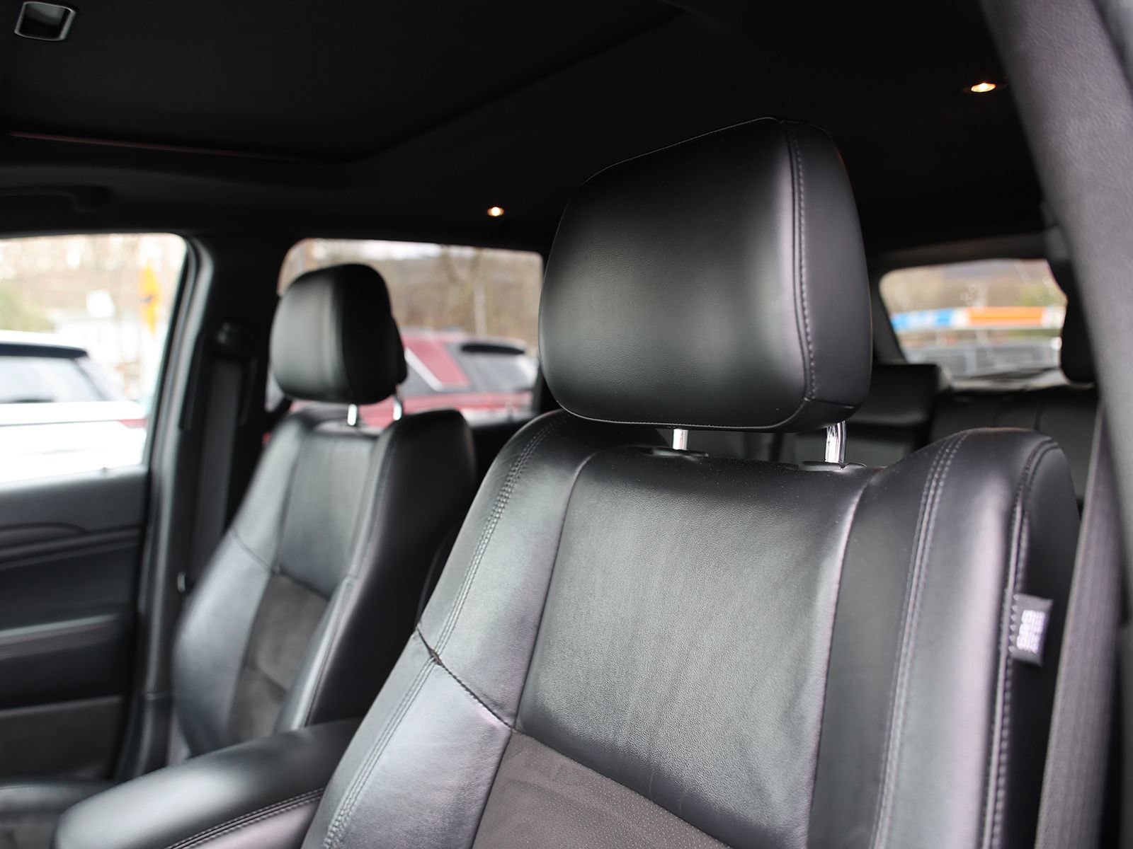 Used 2020 Jeep Grand Cherokee Altitude AWD/4WD image 19