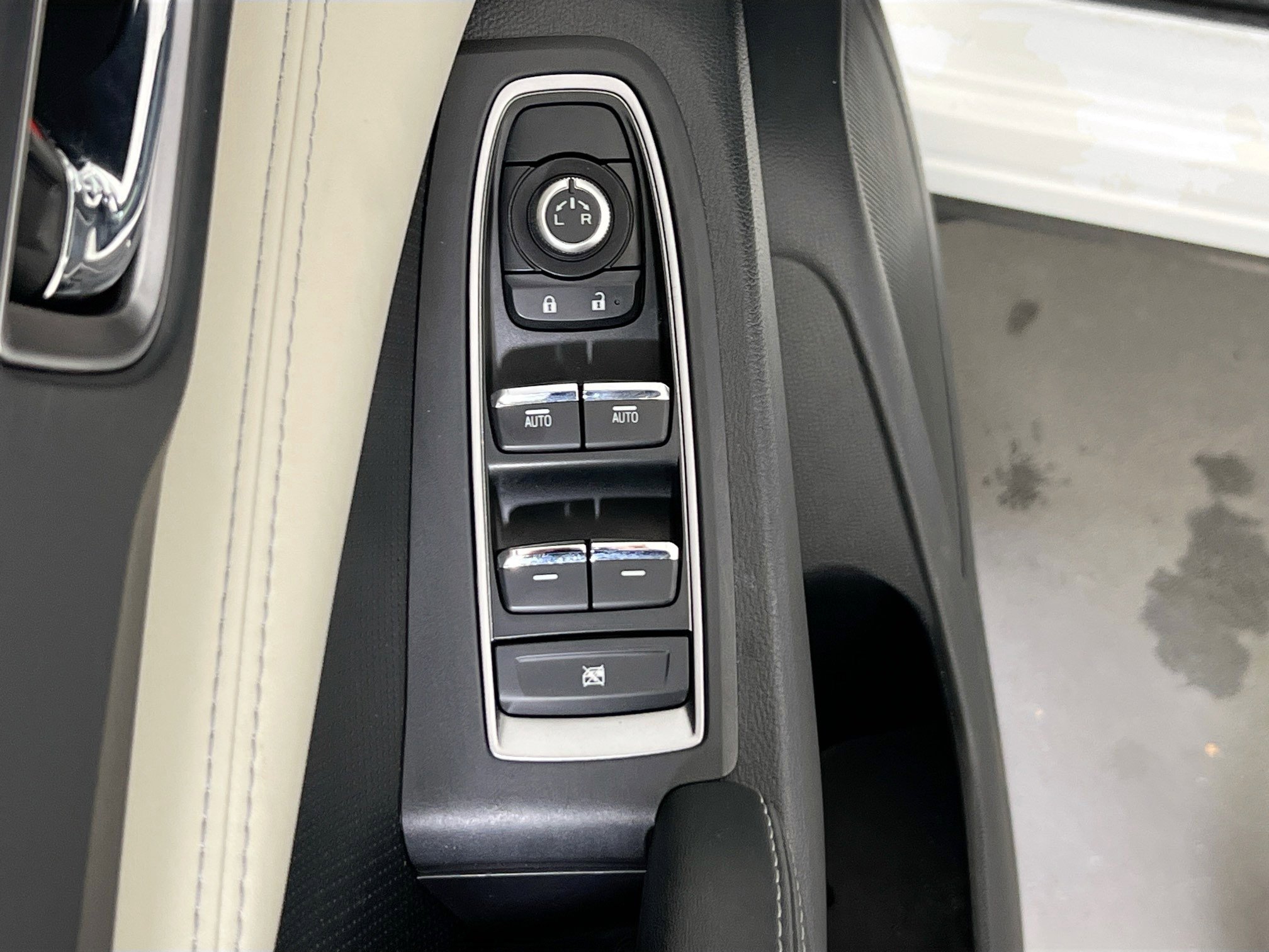 Used 2022 Subaru Ascent Limited image 17