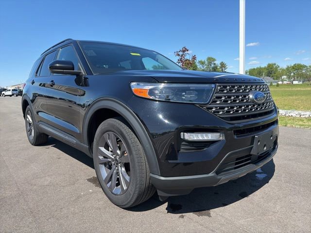 Used 2023 Ford Explorer XLT w/ Equipment Group 202A AWD/4WD image 1
