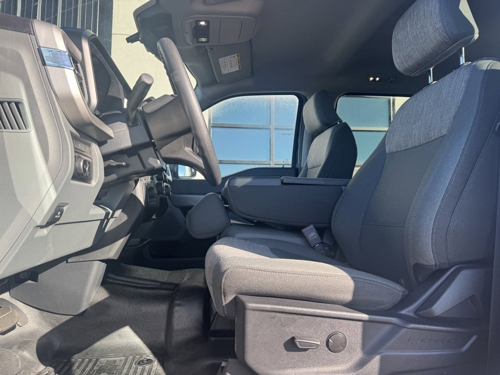 Used 2024 Ford F350 XLT image 6