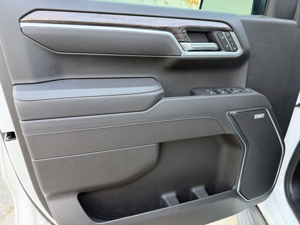Used 2025 Chevrolet Silverado 1500 LTZ AWD/4WD image 8