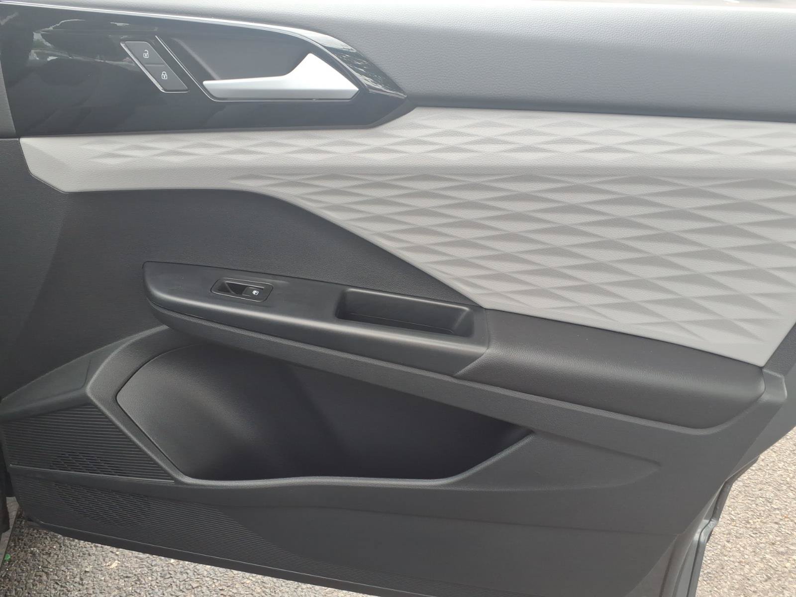 Certified 2023 Volkswagen Taos S FWD image 9
