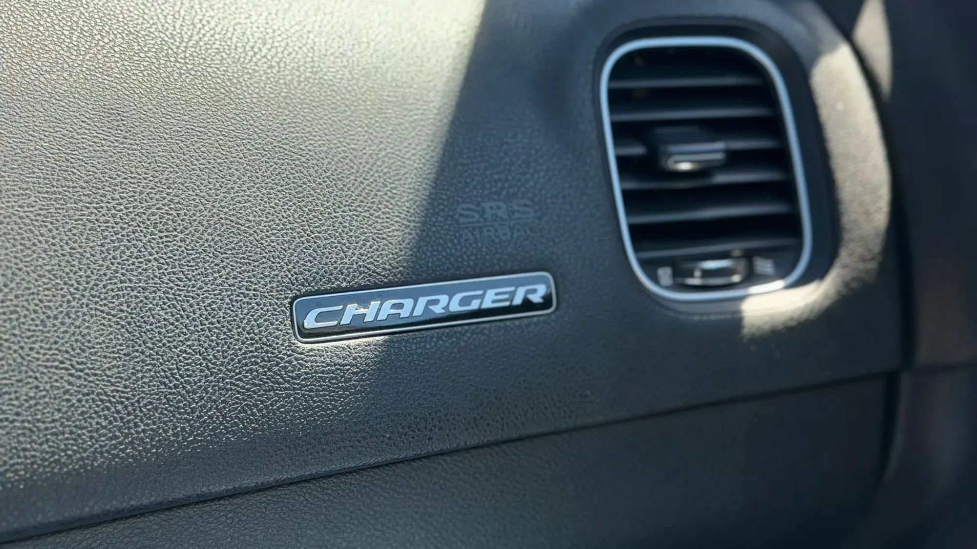 Used 2017 Dodge Charger SE RWD image 30