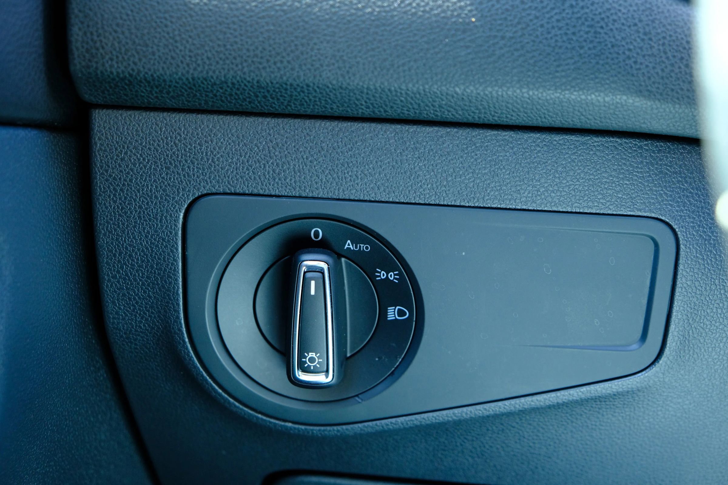 Used 2018 Volkswagen Tiguan SE FWD image 37