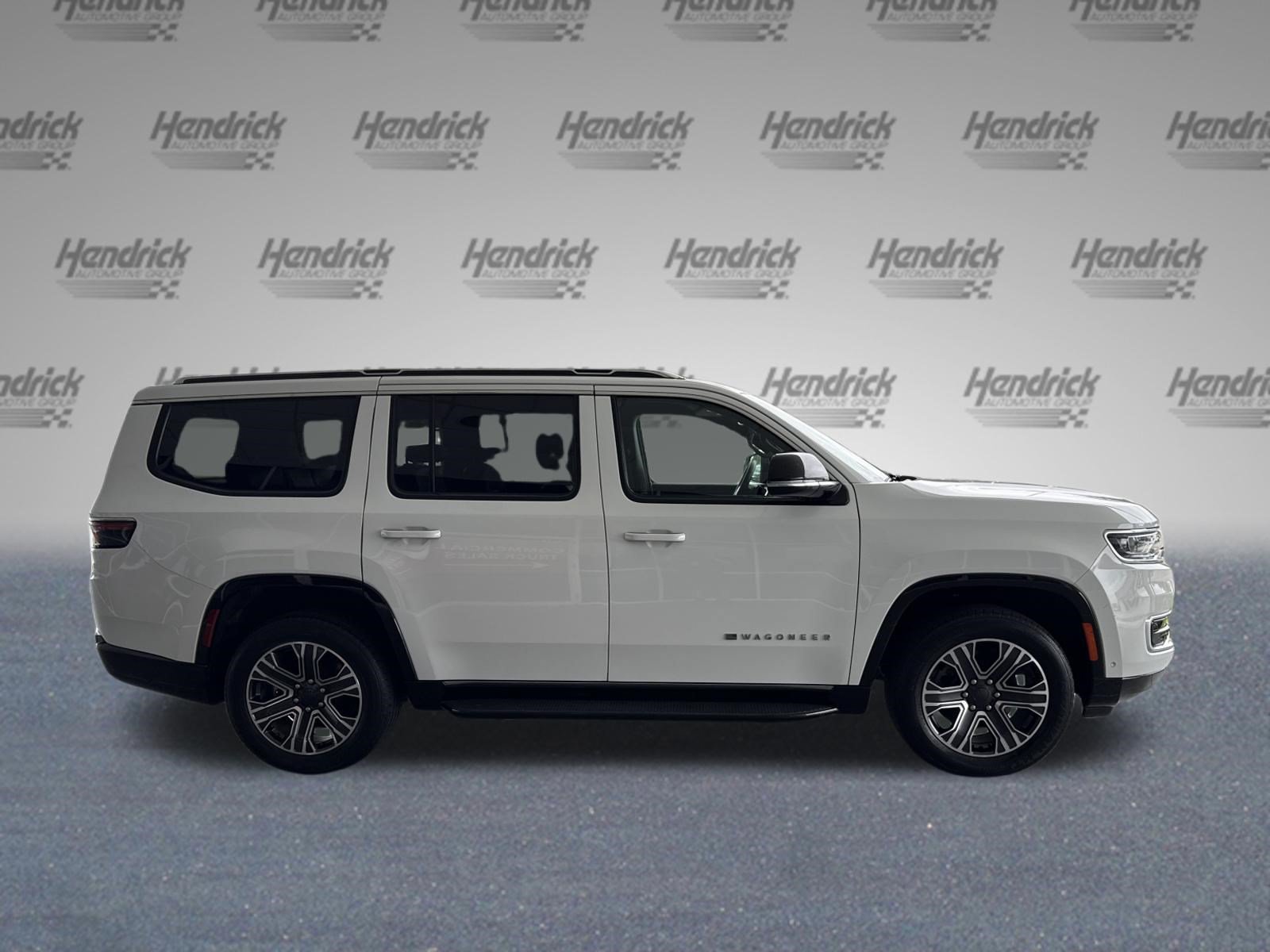 Used 2024 Jeep Wagoneer Series II AWD/4WD image 10