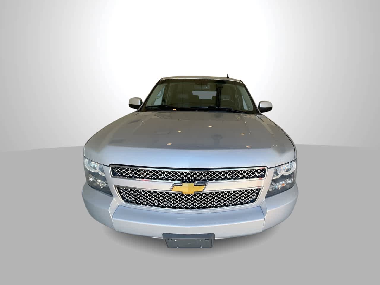 Used 2014 Chevrolet Suburban LT w/ Suspension Package, Off-Road AWD/4WD image 3