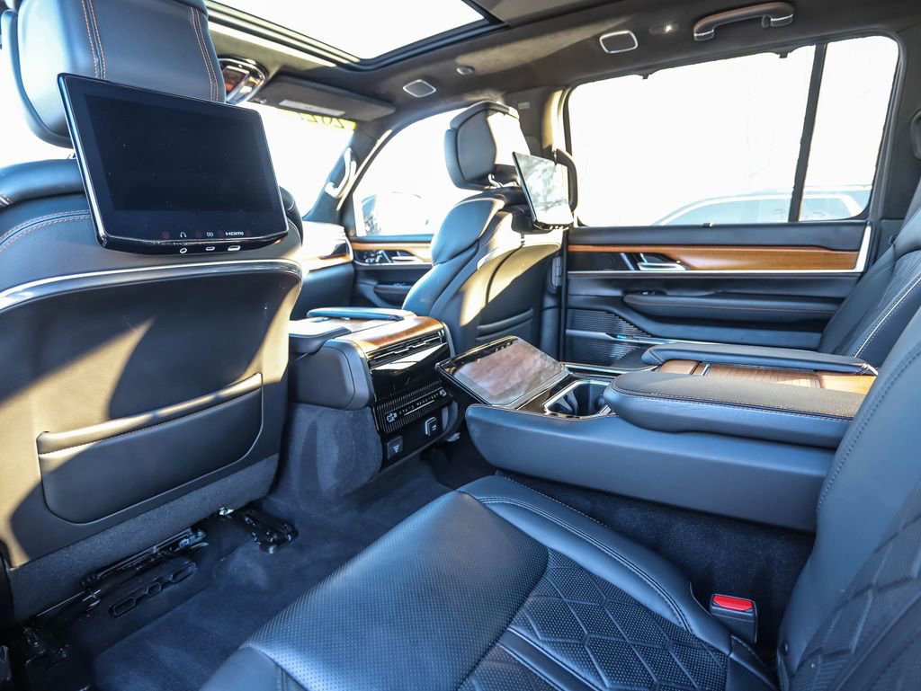 Used 2022 Jeep Grand Wagoneer Series III w/ Rear Seat Video Group 1 image 19