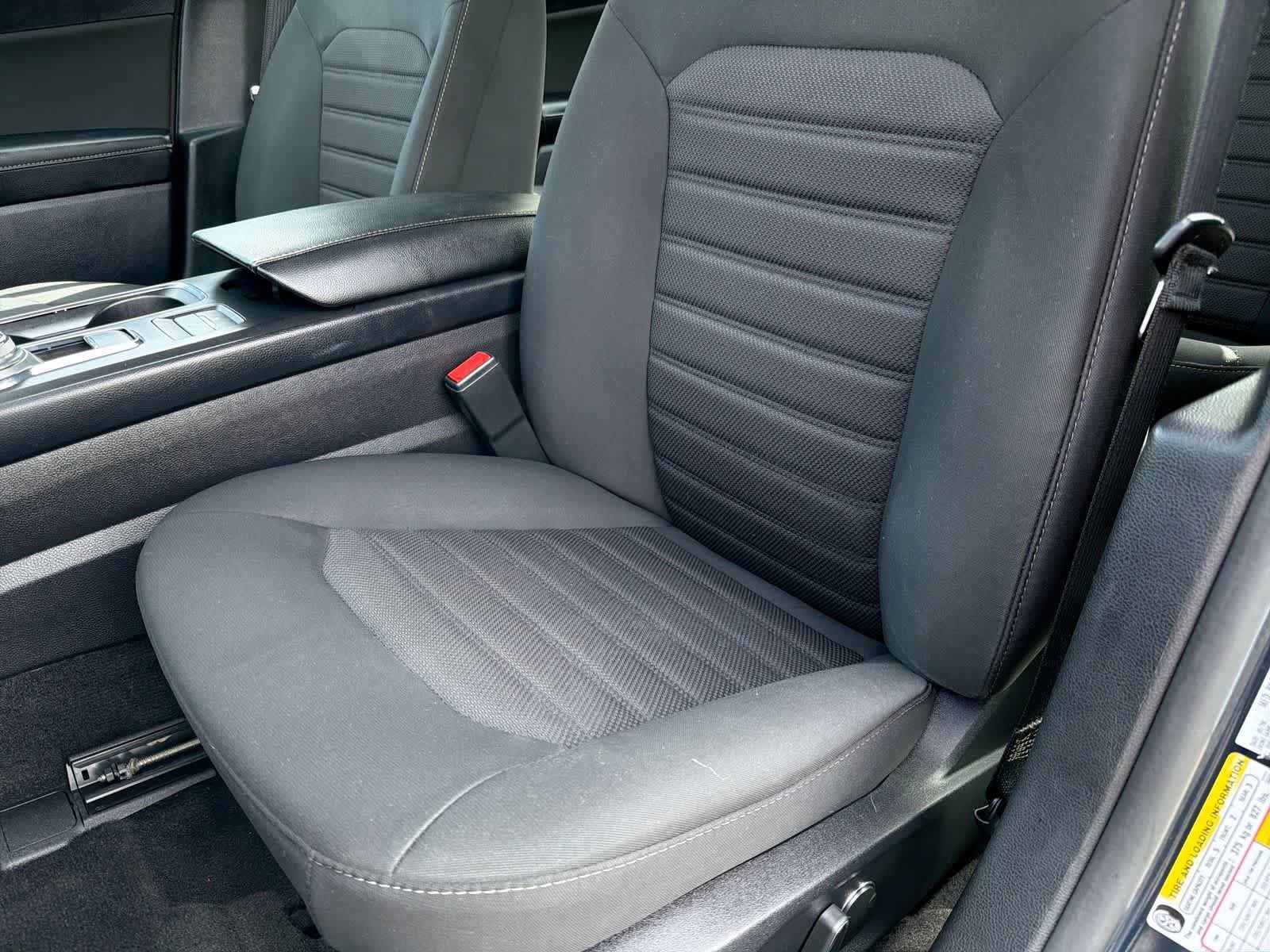 Used 2020 Ford Fusion SE FWD image 17