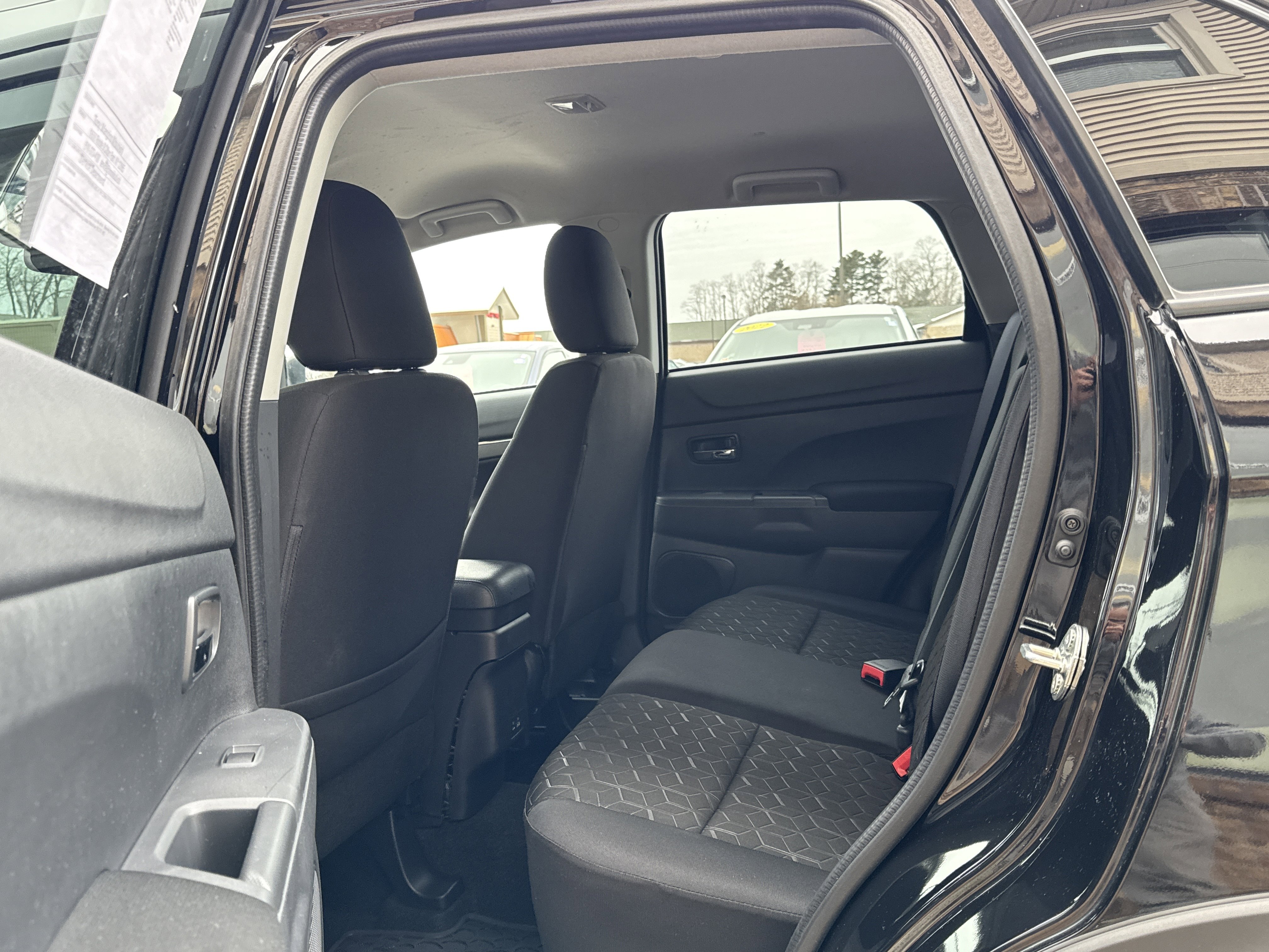 Used 2025 Mitsubishi Outlander Sport LE image 10