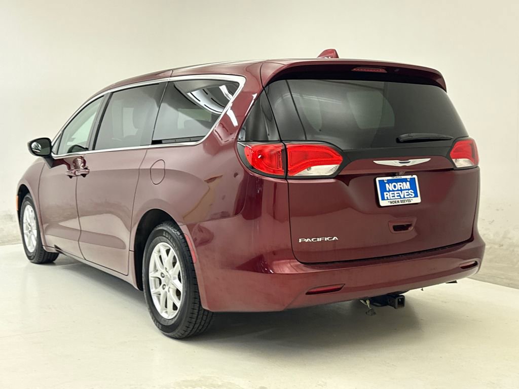 Used 2017 Chrysler Pacifica Touring image 7