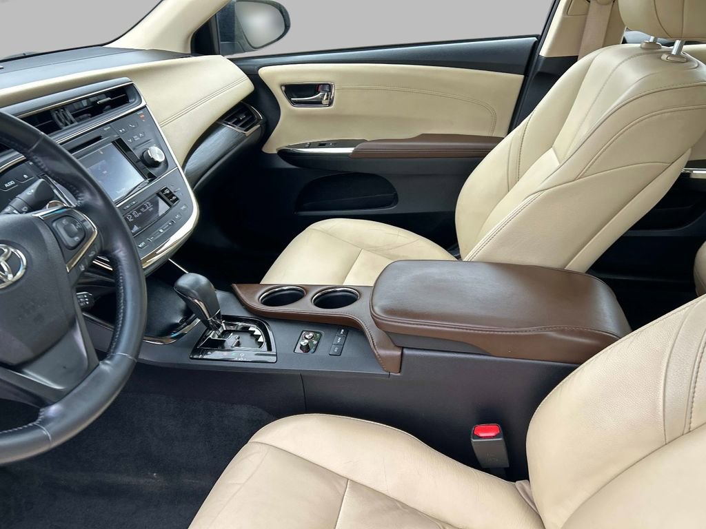 Used 2018 Toyota Avalon Touring image 19