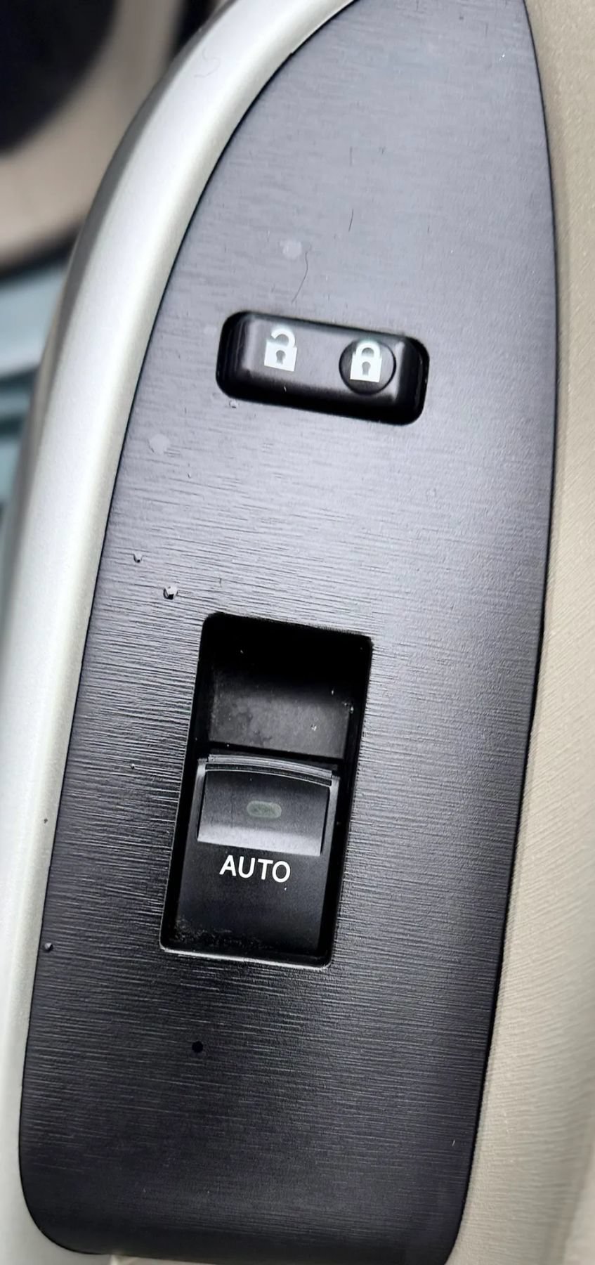 Used 2015 Toyota Prius Two FWD image 33