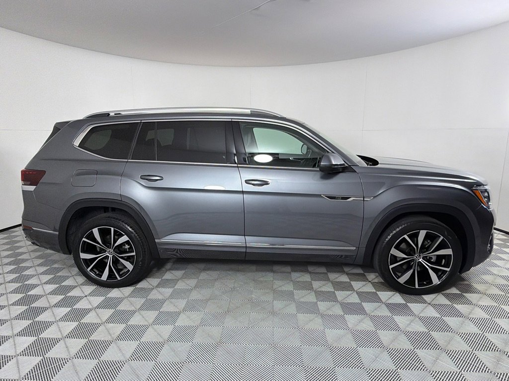 Used 2024 Volkswagen Atlas SEL Premium R-Line image 4