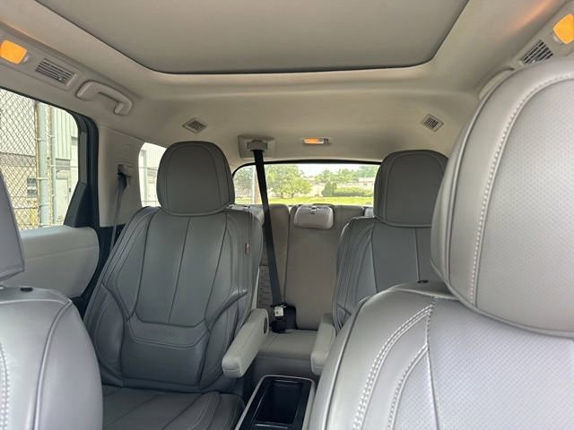 Used 2023 Nissan Pathfinder SV w/ SV Premium Package AWD/4WD image 26