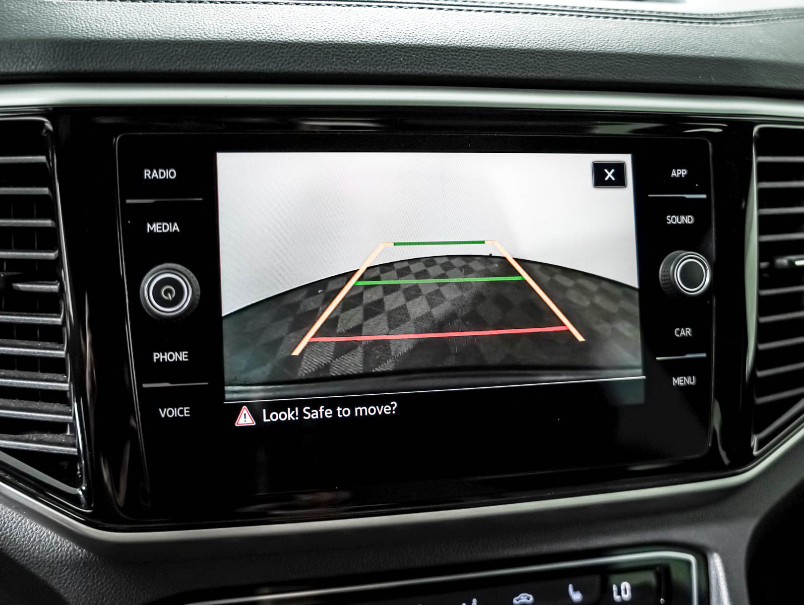 Used 2023 Volkswagen Atlas Cross Sport SE w/ Panoramic Sunroof Package FWD image 19