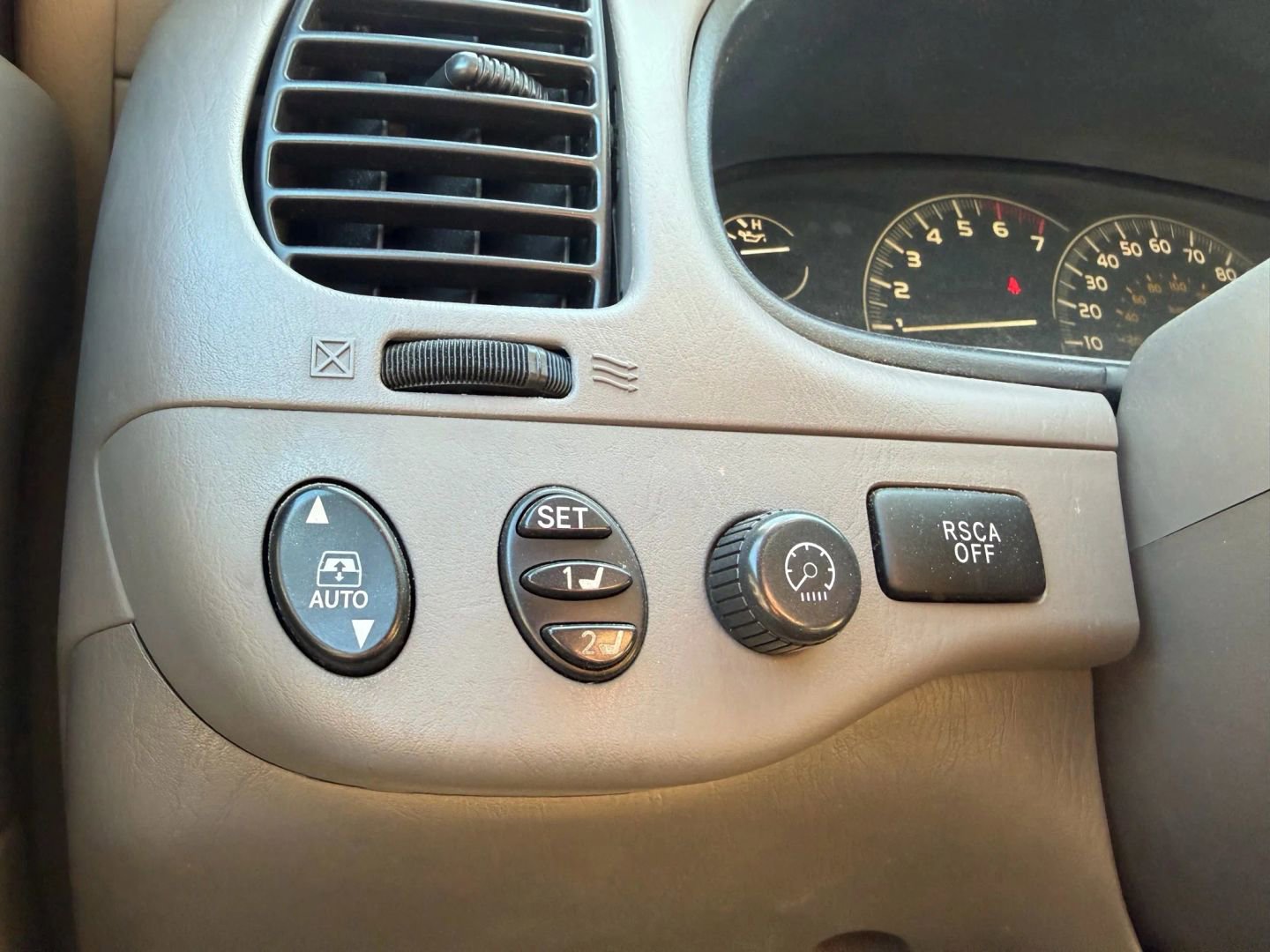Used 2006 Toyota Sequoia Limited RWD image 28