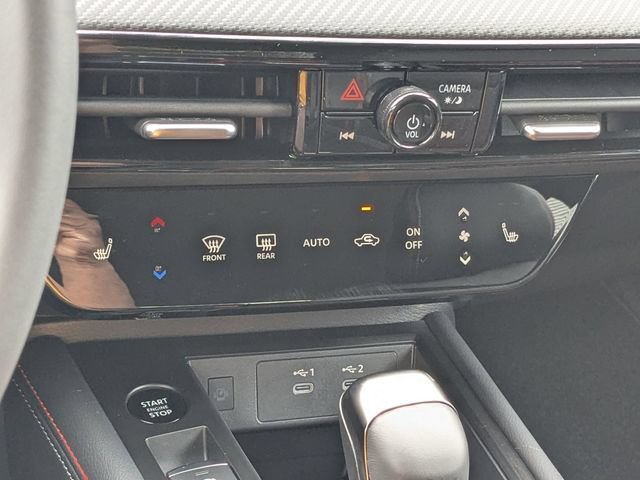New 2026 Nissan Kicks SR w/ Cold Weather Package FWD image 20