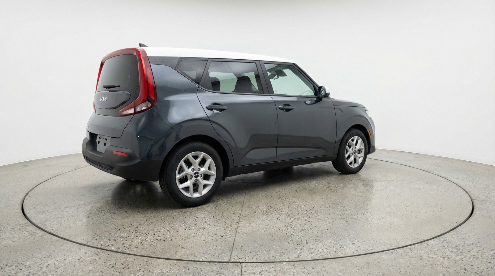 Used 2025 Kia Soul LX w/ LX Technology Package FWD image 9