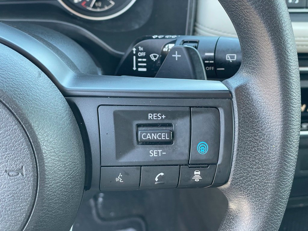 Certified 2025 Nissan Rogue SV AWD/4WD image 11