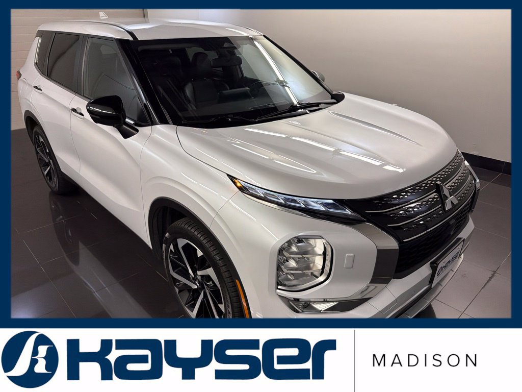 Used 2024 Mitsubishi Outlander SE