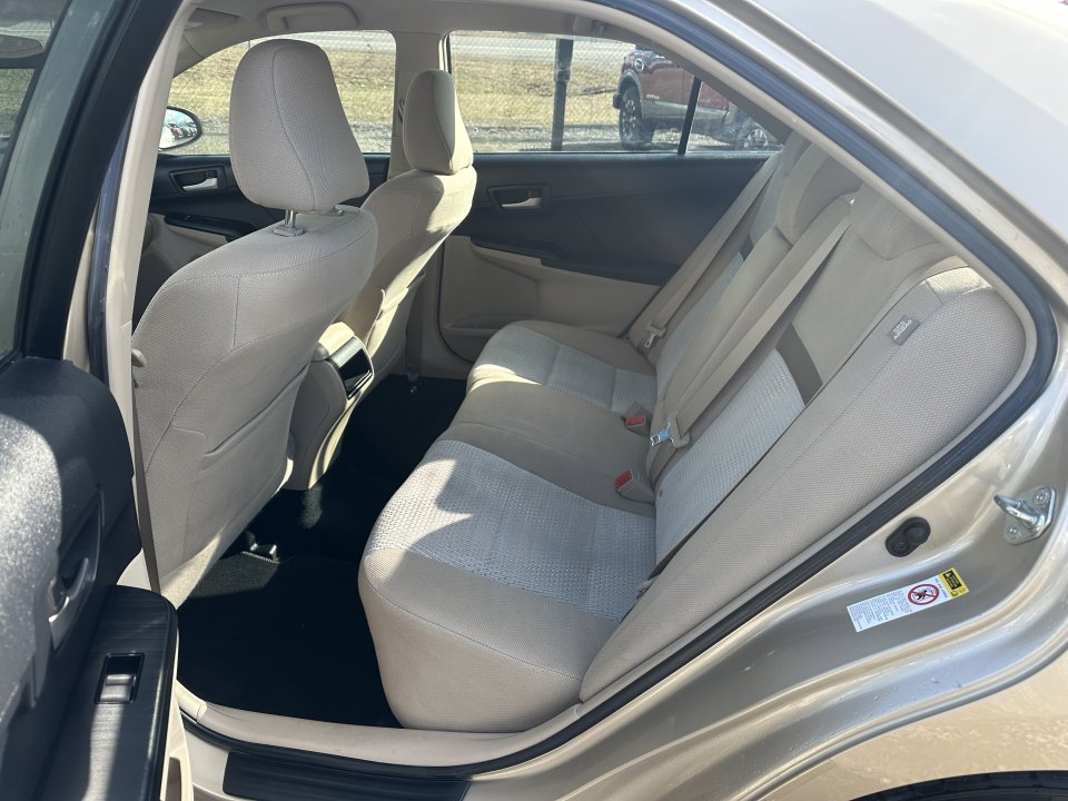 Used 2012 Toyota Camry LE image 14