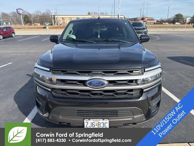 Used 2022 Ford Expedition XLT image 2