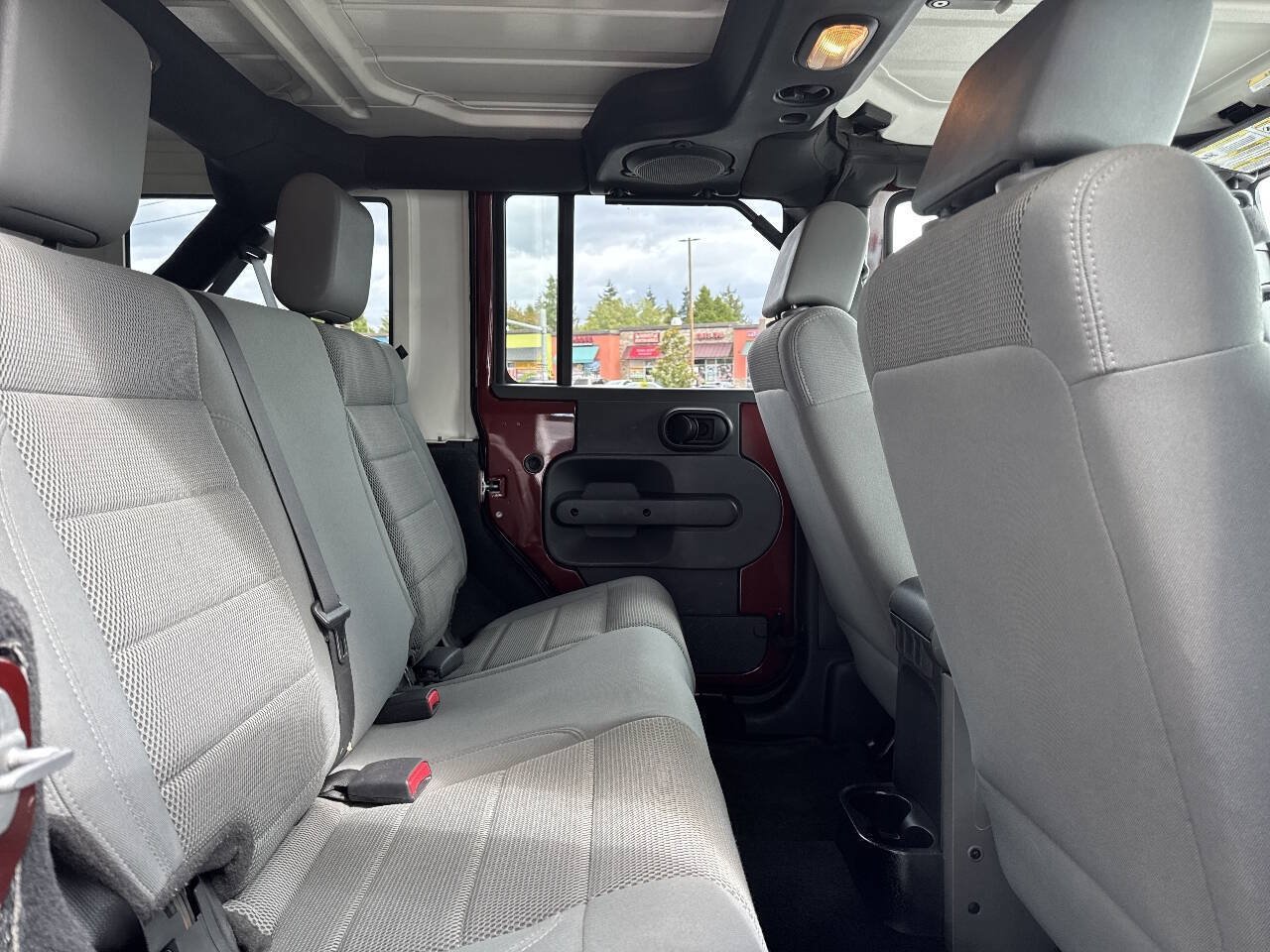 Used 2007 Jeep Wrangler Unlimited Sahara AWD/4WD image 18