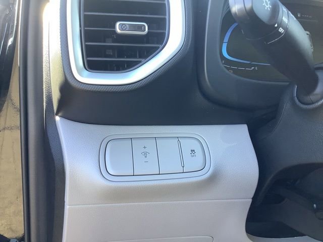 Certified 2026 Hyundai Venue SEL image 27
