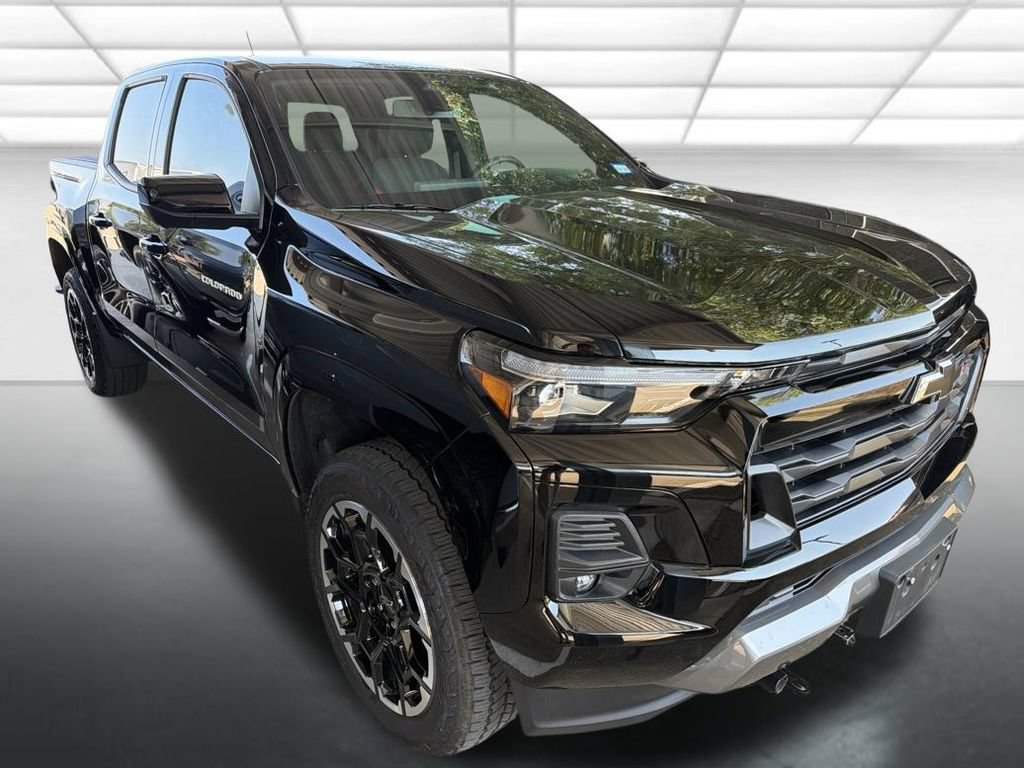 Used 2026 Chevrolet Colorado Z71 w/ Technology Package AWD/4WD image 1