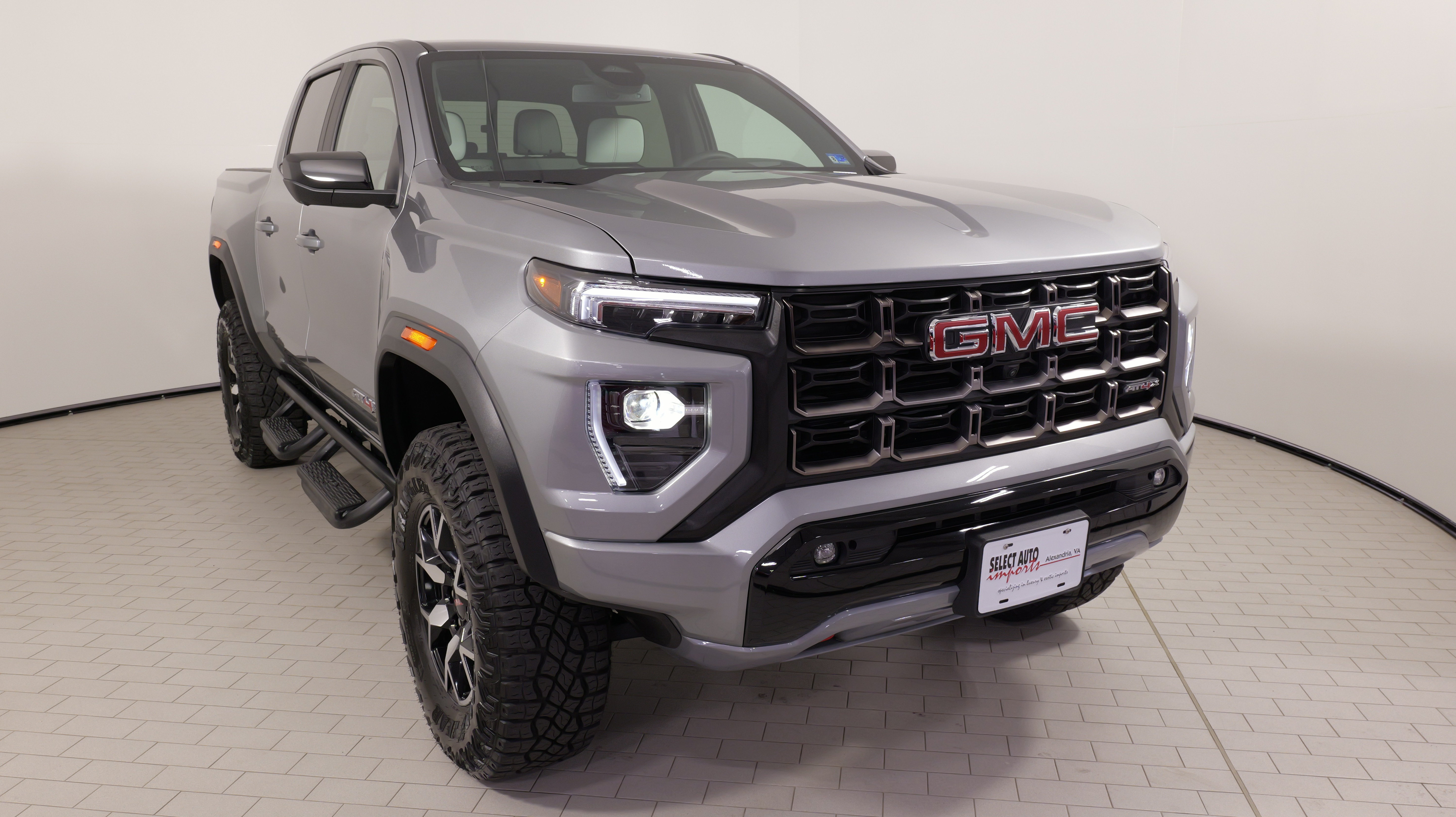 Used 2024 GMC Canyon AT4X AWD/4WD image 5