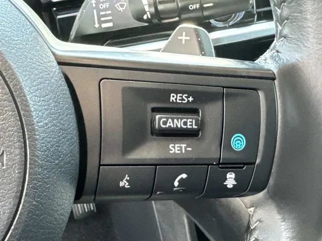 Used 2025 Nissan Pathfinder SV AWD/4WD image 38