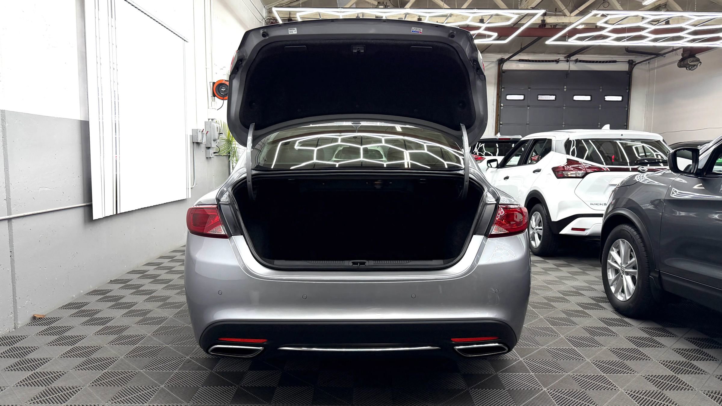 Used 2016 Chrysler 200 C w/ Premium Group image 13