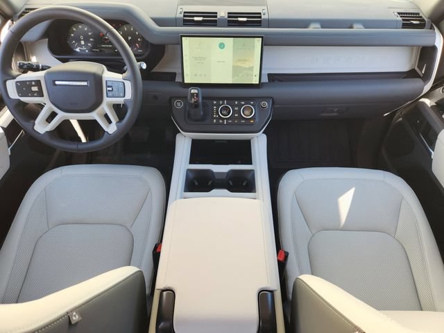 Used 2025 Land Rover Defender 130 X-Dynamic SE AWD/4WD image 25