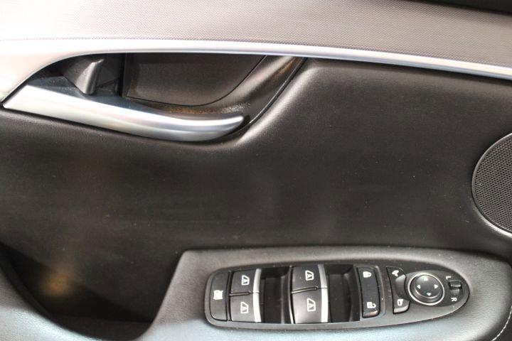 Used 2022 INFINITI QX50 Luxe w/ Appearance Package image 17