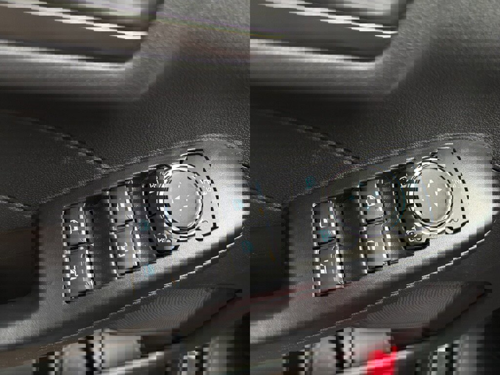 New 2025 Ford Escape SE image 14