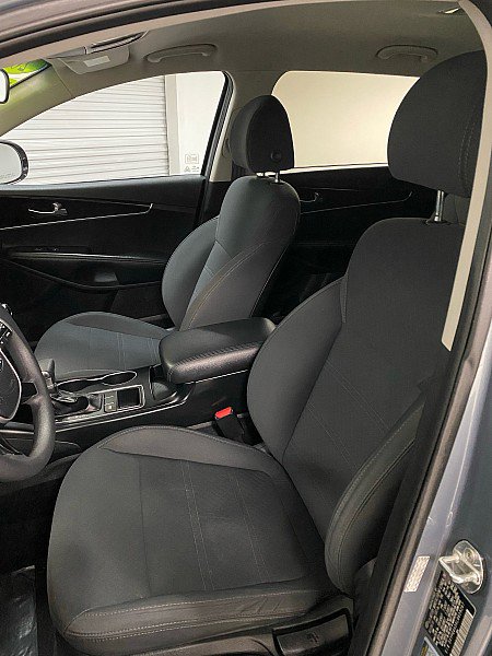 Used 2020 Kia Sorento L image 13
