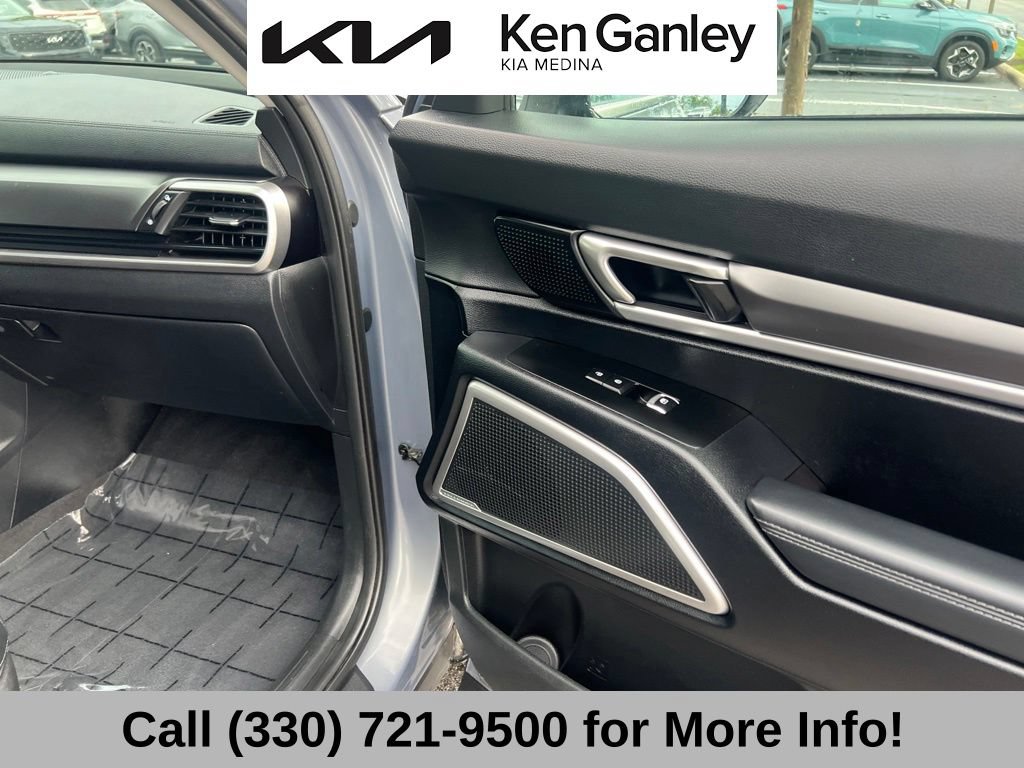Used 2024 Kia Telluride LX FWD image 59