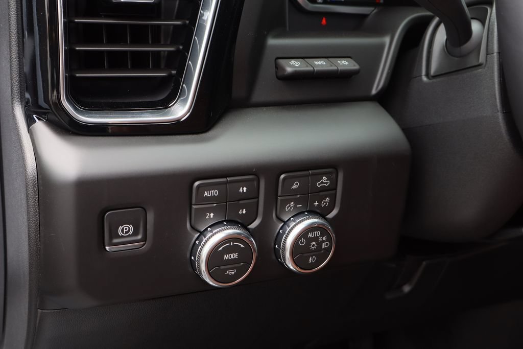 New 2026 GMC Sierra 2500 Denali Ultimate w/ LPO, Black Badging Package AWD/4WD image 11