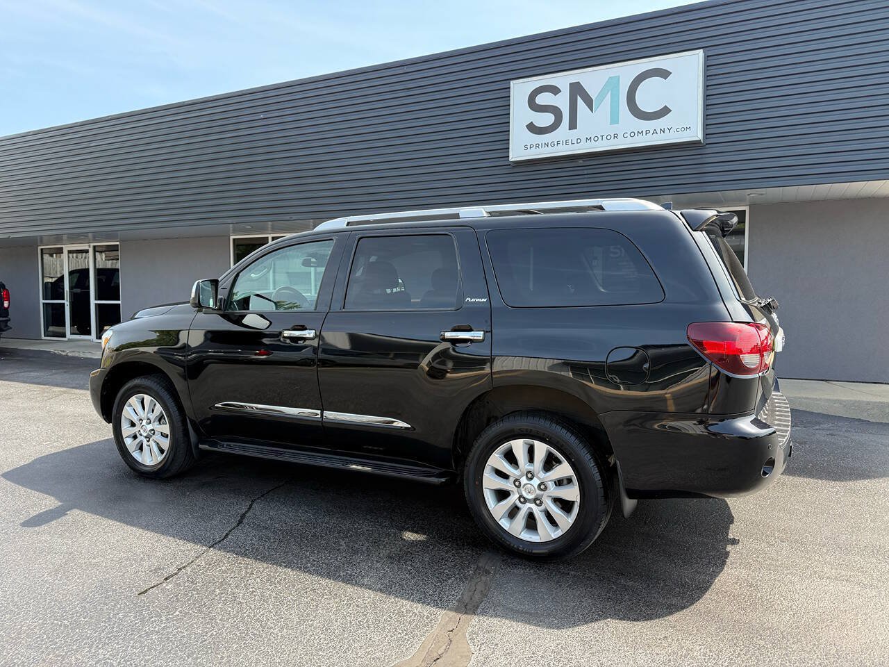 Used 2020 Toyota Sequoia Platinum AWD/4WD image 8