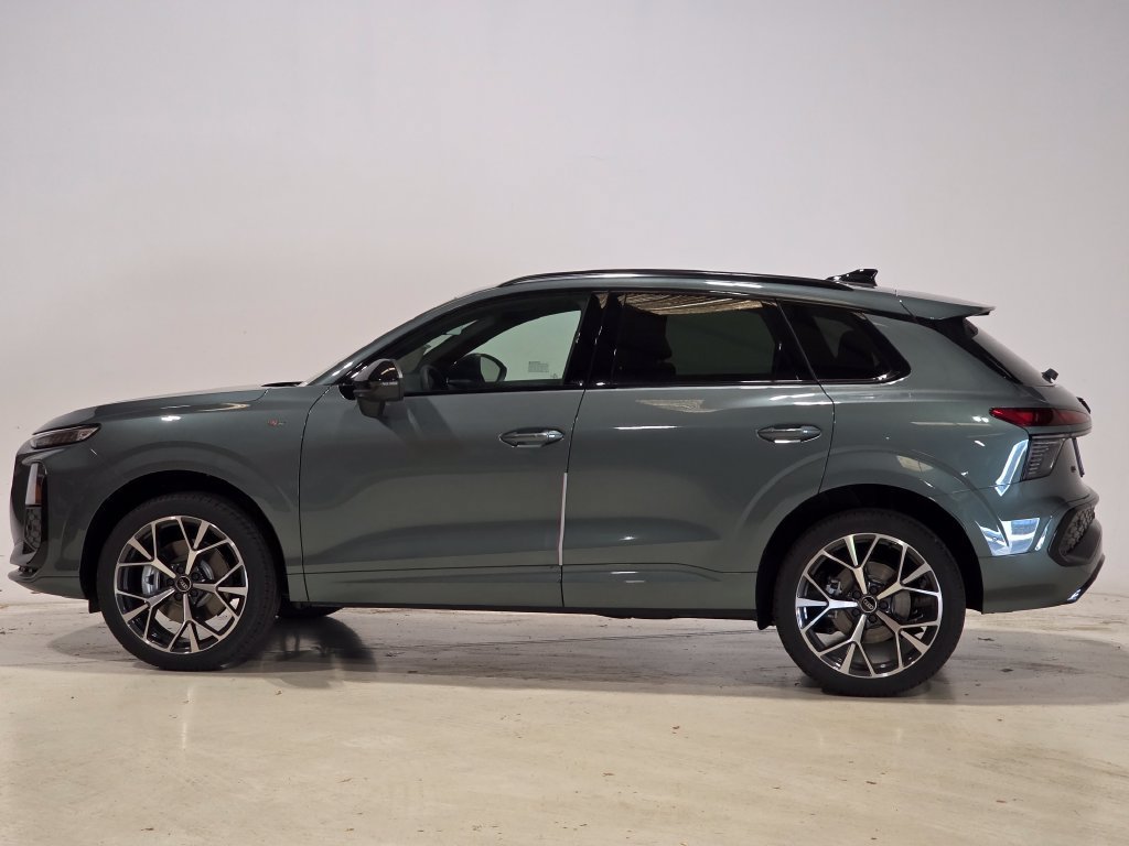 New 2026 Audi Q3 quattro 2.0T AWD/4WD image 3