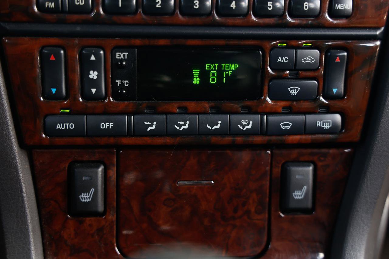 Used 2002 Lincoln LS image 30