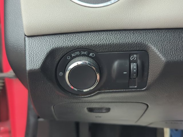 Used 2015 Chevrolet Cruze LT FWD image 18