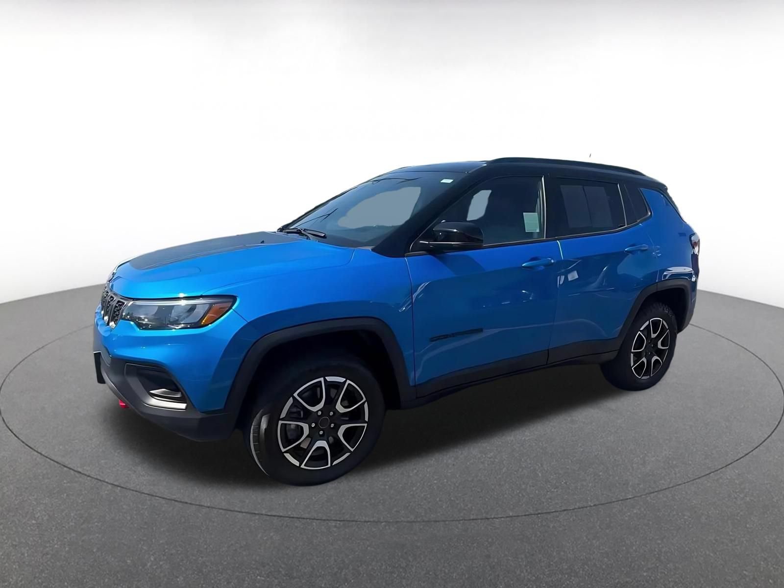 Used 2025 Jeep Compass Trailhawk AWD/4WD image 8