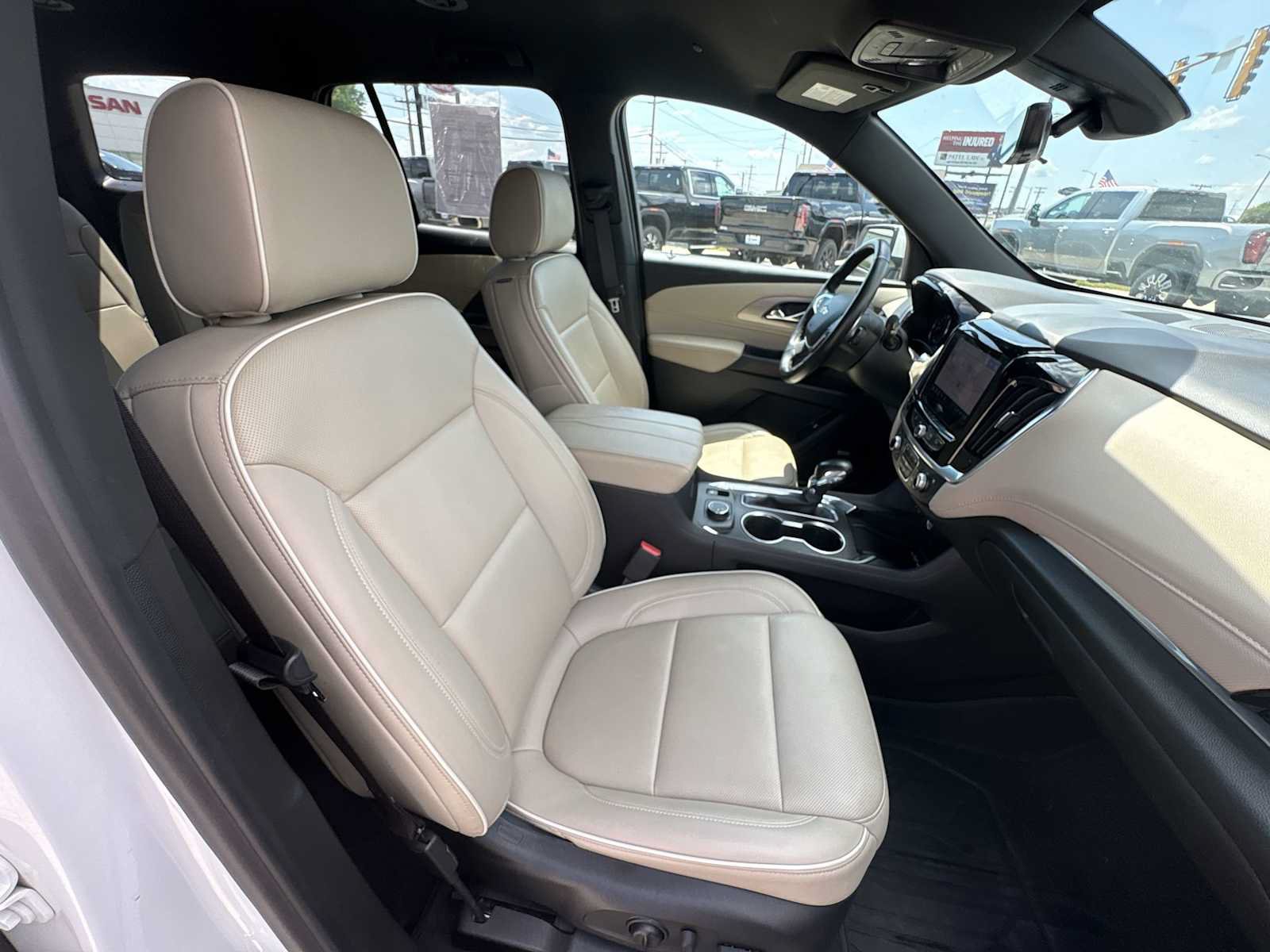 Used 2022 Chevrolet Traverse Premier AWD/4WD image 29