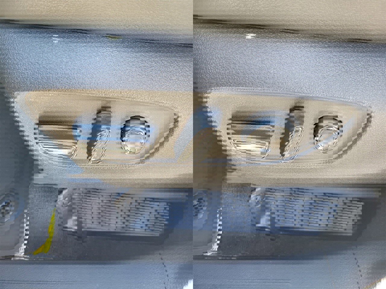 Used 2025 Toyota Sienna Limited image 18