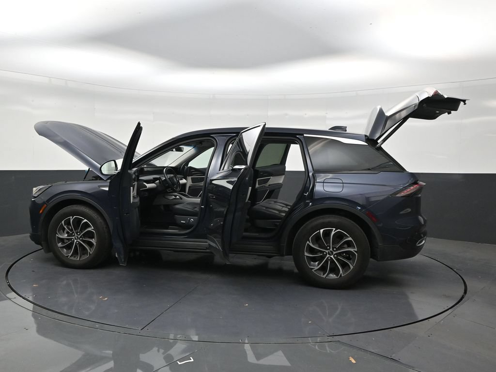 Used 2024 Lincoln Nautilus Premier AWD/4WD image 29