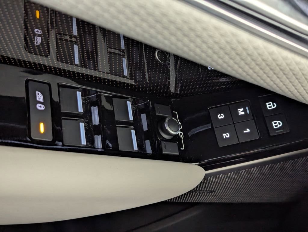 Used 2023 Land Rover Range Rover Velar S image 45